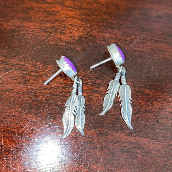 RARE GENUINE SUGILITE NAVAJO EARRINGS W STERLING SILVER 🪶 FEATHERS. - Picture 7 of 10